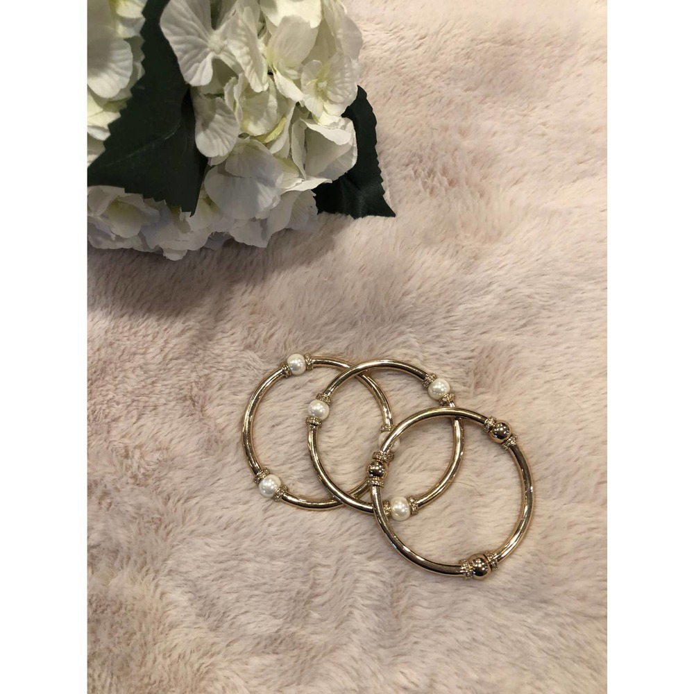 White House Black Market Gold Tone Stretchy Bracelet Set